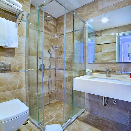 Paleria 4*